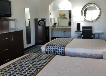 HomeBridge Inn and Suites hotel thumbnail 4