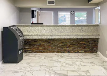 Econo Lodge Near Lackland Air Force Base - SeaWorld hotel thumbnail 3