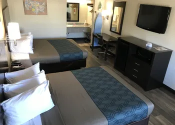 Econo Lodge Near Lackland Air Force Base - SeaWorld hotel thumbnail 8