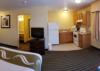 Quality Inn & Suites Vancouver - Hazel Dell hotel thumbnail 4