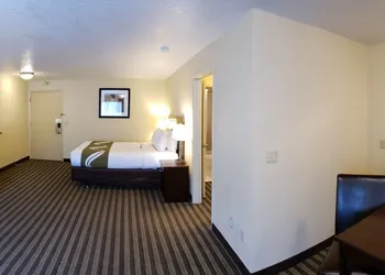 Quality Inn & Suites Vancouver - Hazel Dell hotel thumbnail 7