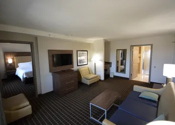 Holiday Inn Hazlet by IHG hotel thumbnail 8