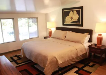 Lava Lodge at Hale Kilauea hotel thumbnail 5