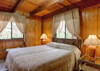 Lava Lodge at Hale Kilauea hotel thumbnail 7