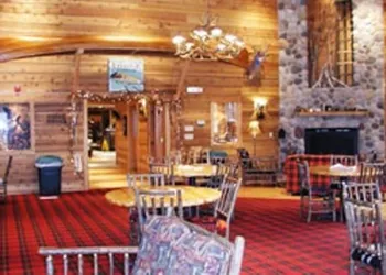 The Lodge at Crooked Lake hotel thumbnail 3