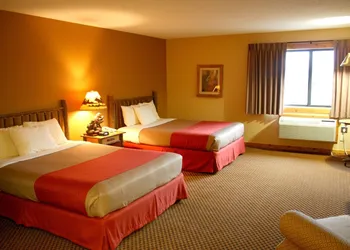 The Lodge at Crooked Lake hotel thumbnail 8