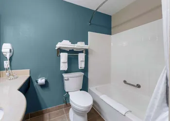 Sleep Inn & Suites Hays I-70 hotel thumbnail 8