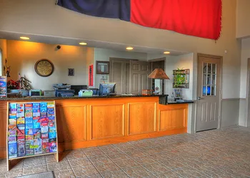 Quality Inn & Suites Victoria South hotel thumbnail 2