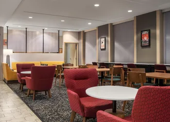 Hampton Inn Majestic Chicago Theatre District hotel thumbnail 4