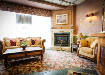 Peterborough Inn & Suites Hotel hotel thumbnail 8