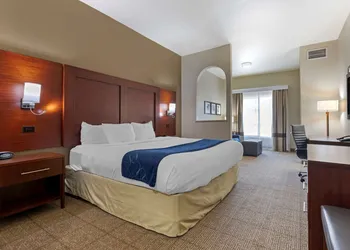 Comfort Suites Gainesville hotel thumbnail 8