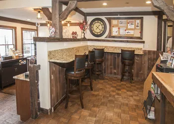 Auld Holland Inn hotel thumbnail 3