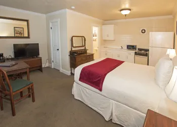 Auld Holland Inn hotel thumbnail 5