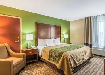 Comfort Inn & Suites Panama City North hotel thumbnail 4