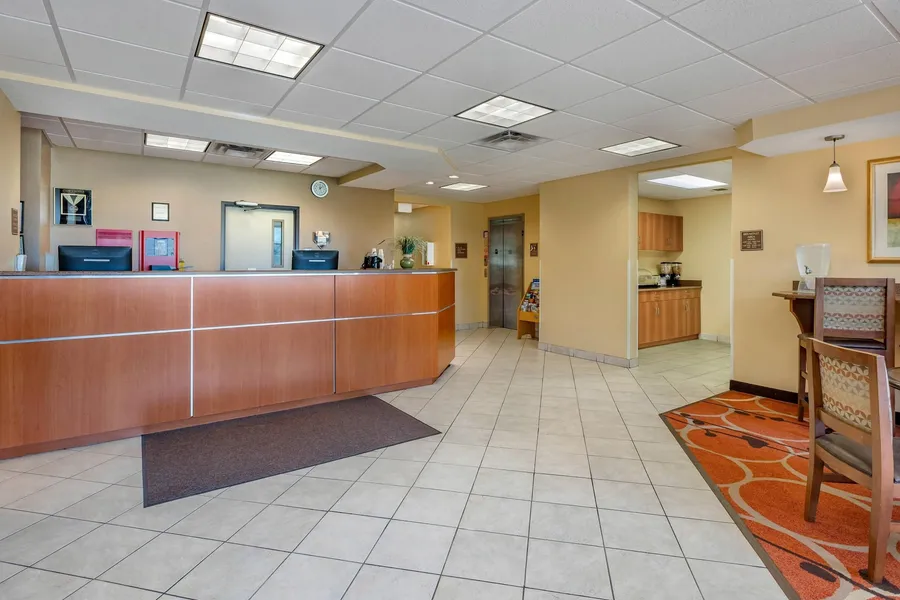 Econo Lodge Inn & Suites Des Moines Fairgrounds Area hotel detail image 2
