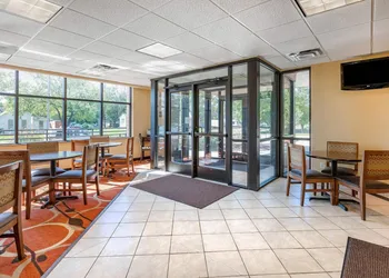 Econo Lodge Inn & Suites Des Moines Fairgrounds Area hotel thumbnail 3