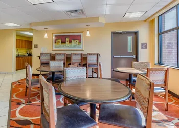 Econo Lodge Inn & Suites Des Moines Fairgrounds Area hotel thumbnail 5