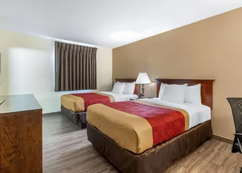 Econo Lodge Inn & Suites Des Moines Fairgrounds Area hotel thumbnail 6
