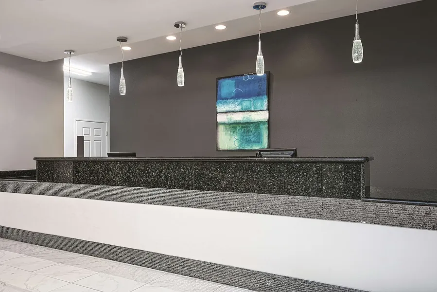 La Quinta Inn & Suites by Wyndham Mercedes Outlet Mall hotel detail image 2
