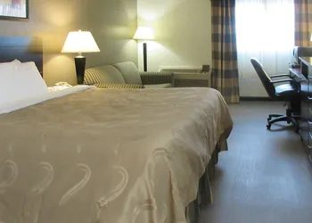 Quality Inn Longmont hotel thumbnail 2