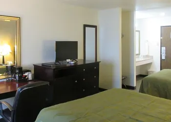 Quality Inn Longmont hotel thumbnail 3
