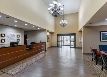 Comfort Suites Ennis hotel thumbnail 2
