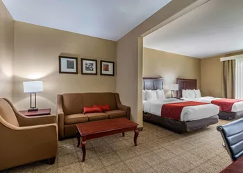 Comfort Suites Ennis hotel thumbnail 5