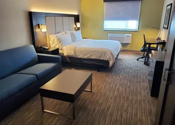Holiday Inn Express Maspeth by IHG hotel thumbnail 2