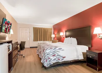 Red Roof Inn Acworth - Emerson/ LakePoint South hotel thumbnail 8
