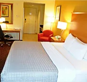 University Hotel & Suites Shippensburg, Trademark by Wyndham hotel detail image 3