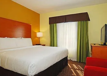 University Hotel & Suites Shippensburg, Trademark by Wyndham hotel thumbnail 5