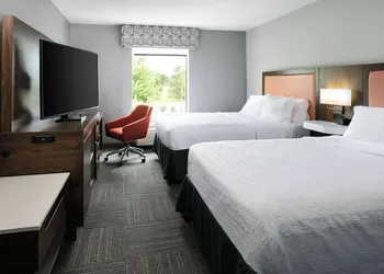 Hampton Inn & Suites West Bend hotel thumbnail 7