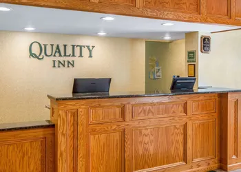 Quality Inn Ledgewood - Dover hotel thumbnail 2