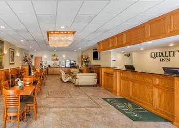 Quality Inn Ledgewood - Dover hotel thumbnail 3