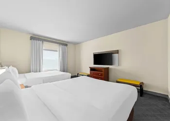 Comfort Suites San Antonio North - Stone Oak hotel thumbnail 8