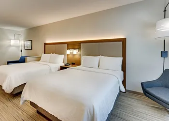 Holiday Inn Express Hotel & Suites Weatherford by IHG hotel thumbnail 3