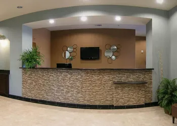 Quality Inn & Suites - Marlin hotel thumbnail 2
