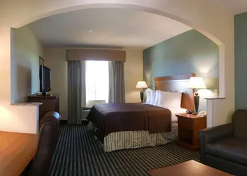 Quality Inn & Suites - Marlin hotel thumbnail 5