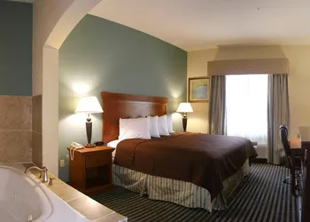 Quality Inn & Suites - Marlin hotel thumbnail 6