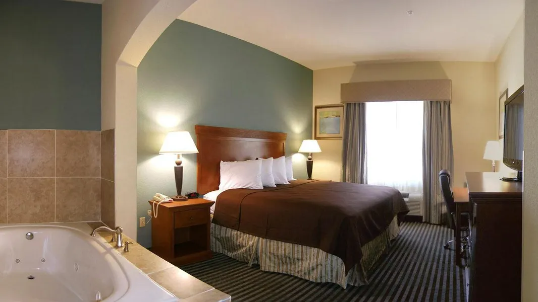Quality Inn & Suites - Marlin hotel detail image 6