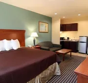 Quality Inn & Suites - Marlin hotel detail image 7