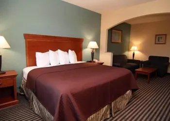 Quality Inn & Suites - Marlin hotel thumbnail 8