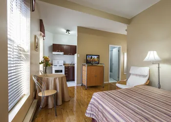 Hotel Quartier des Spectacles hotel thumbnail 4