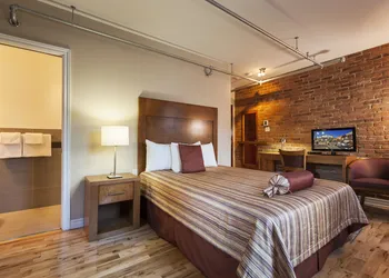 Hotel Quartier des Spectacles hotel thumbnail 7