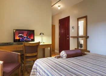 Hotel Quartier des Spectacles hotel thumbnail 8