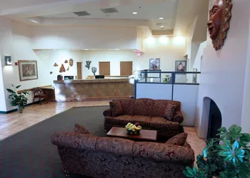 Gateway Studio Suites hotel thumbnail 2