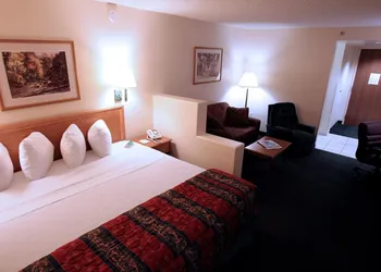 Gateway Studio Suites hotel thumbnail 8