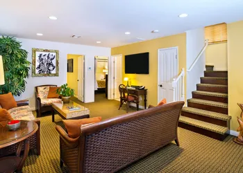 Pantai Inn hotel thumbnail 3