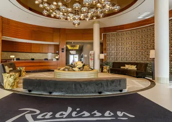 Radisson Hotel & Conference Centre Calgary Airport hotel thumbnail 2