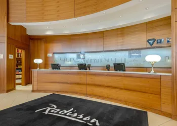 Radisson Hotel & Conference Centre Calgary Airport hotel thumbnail 4